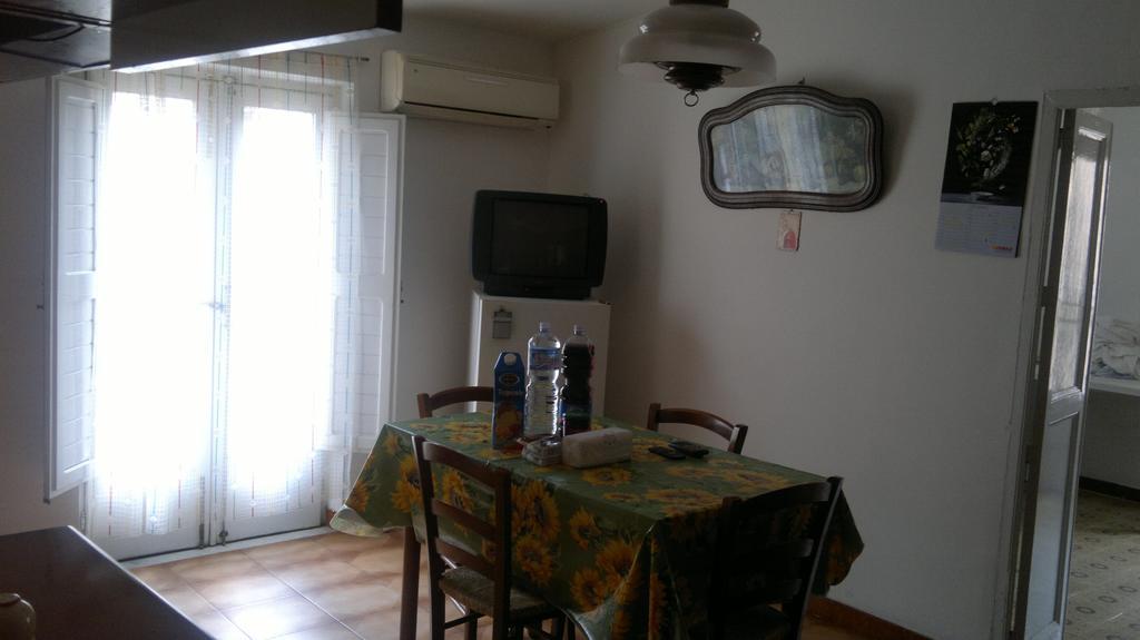 Casa Salvaggio Hotel Grotte  Buitenkant foto